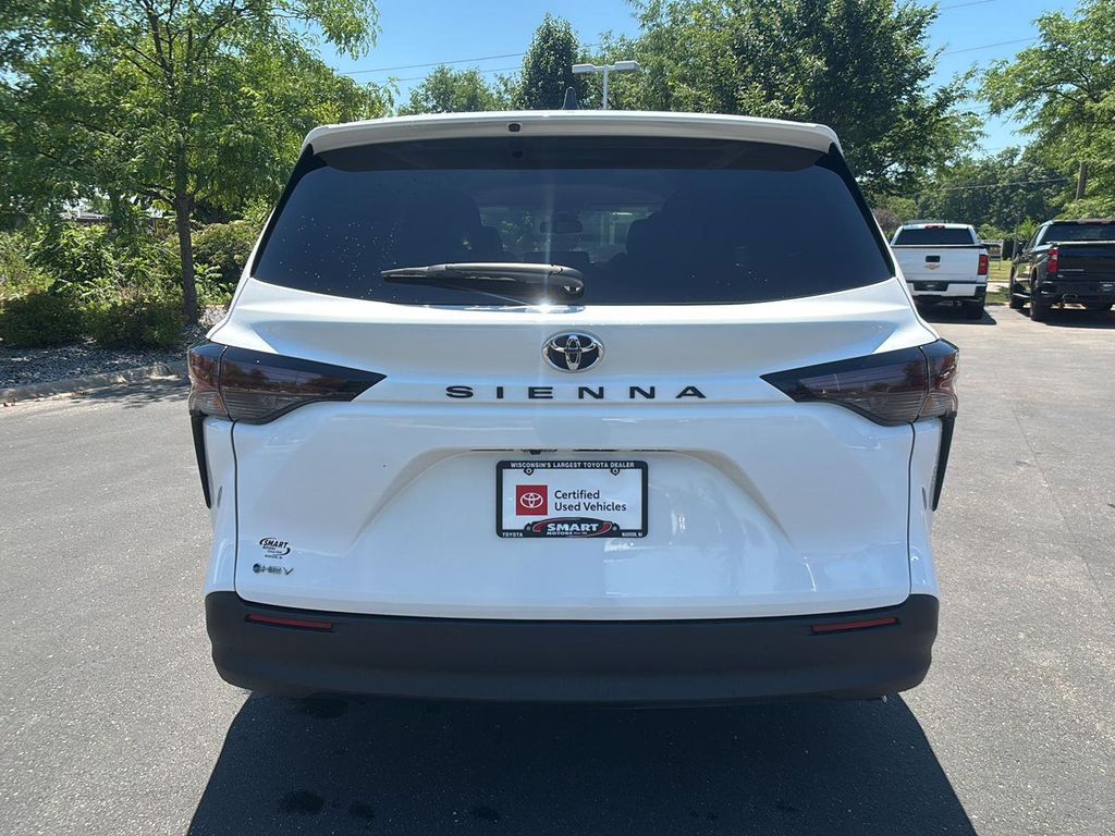 صورة مصغرة 11 لـ 2026 Toyota SIENNA LE