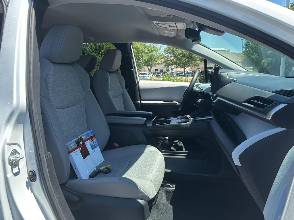 صورة مصغرة 18 لـ 2026 Toyota SIENNA LE
