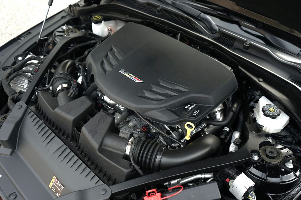 2025 Cadillac CT4-V V-SERIES BLACKWING RWD — фото 52