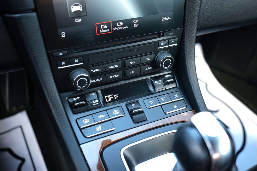 صورة مصغرة 25 لـ 2020 Porsche 718 CAYMAN S