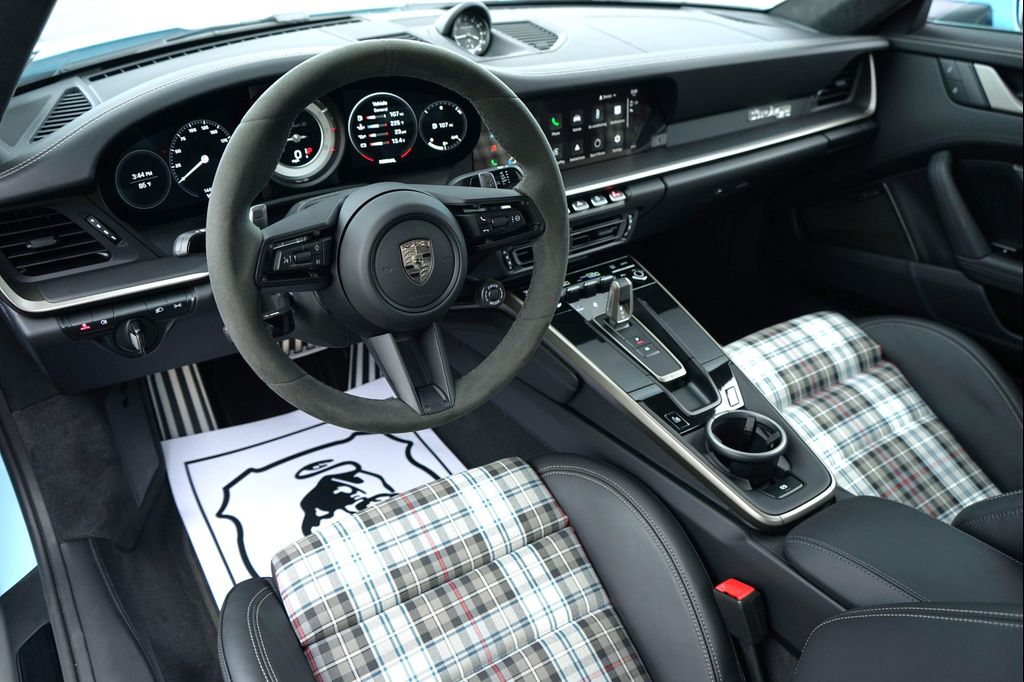 2025 Porsche 911 TURBO 缩略图 26