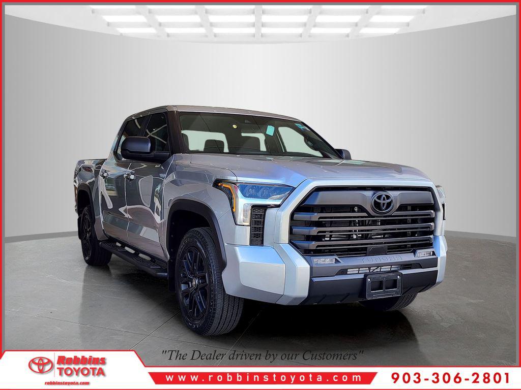 TOYOTA TUNDRA - 1