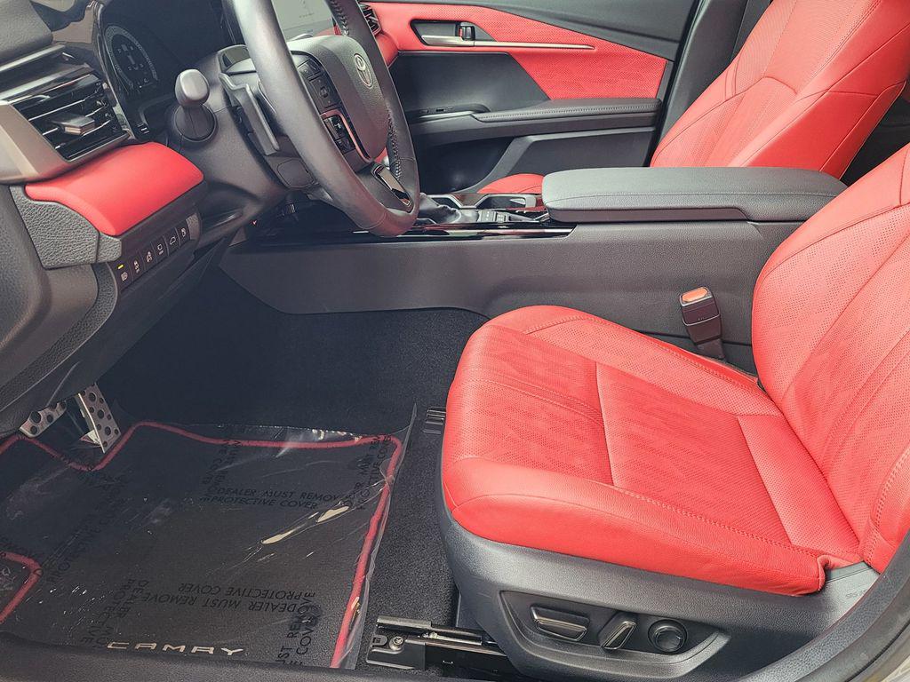 صورة مصغرة 24 لـ 2025 Toyota CAMRY XSE