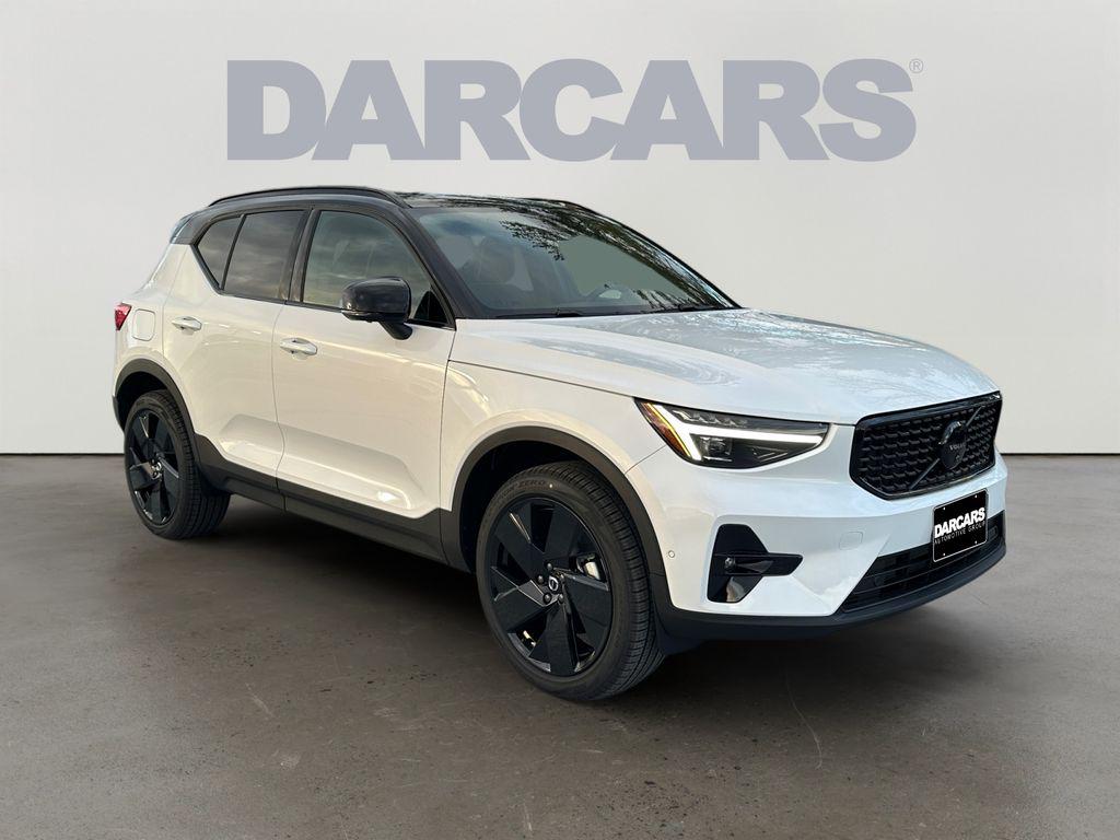 New 2026 Volvo XC40 Black Edition Ultra, B5 AWD Gas (mild hybrid)