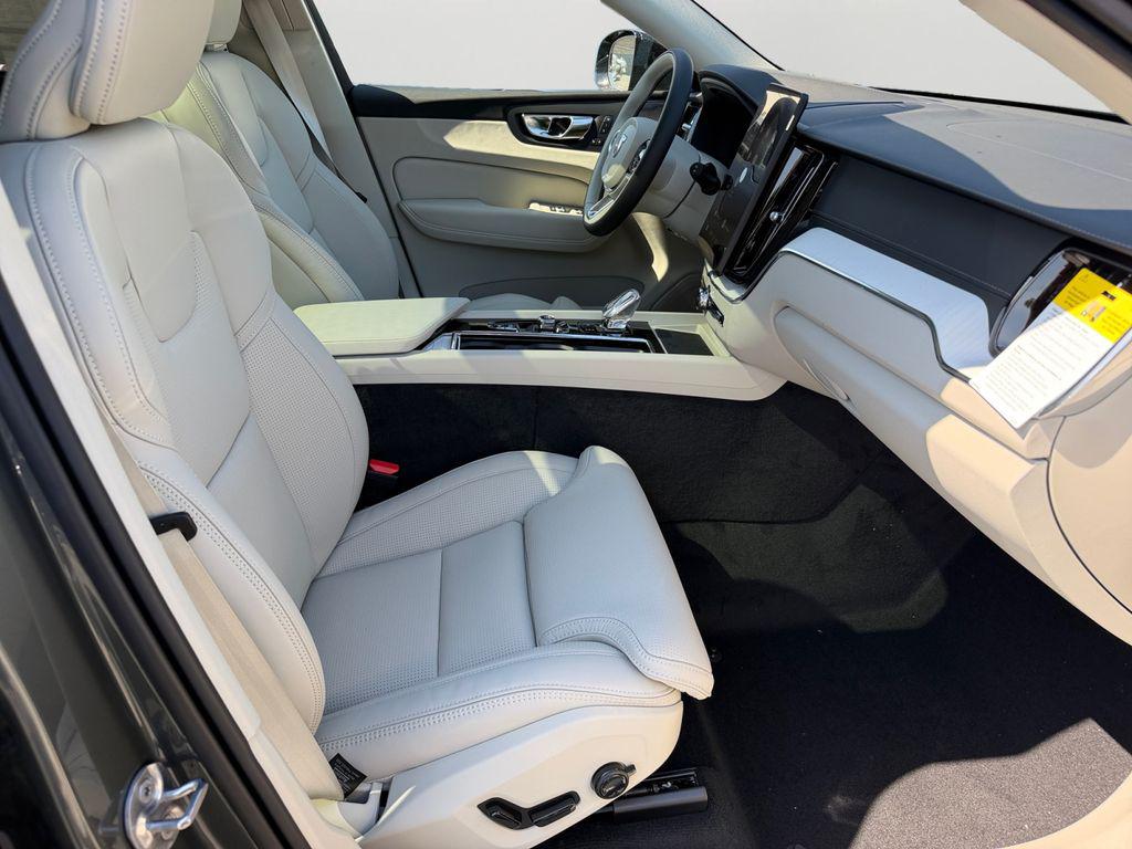 2026 Volvo XC60 B5 ULTRA 照片 6