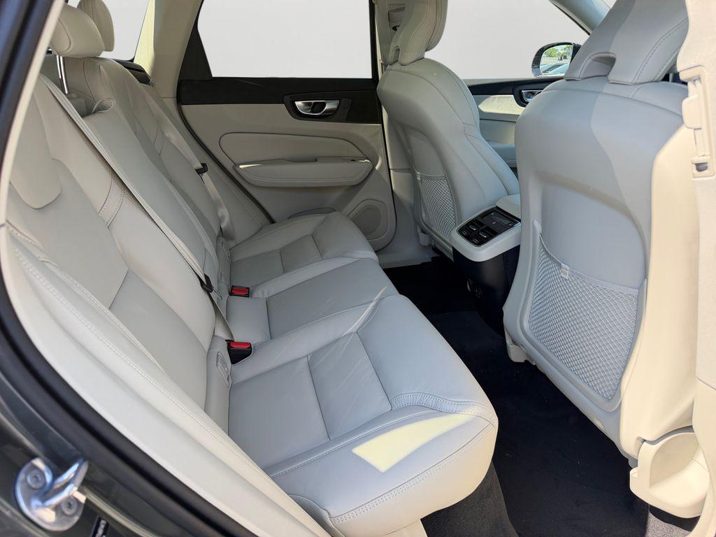 2026 Volvo XC60 B5 ULTRA 照片 7