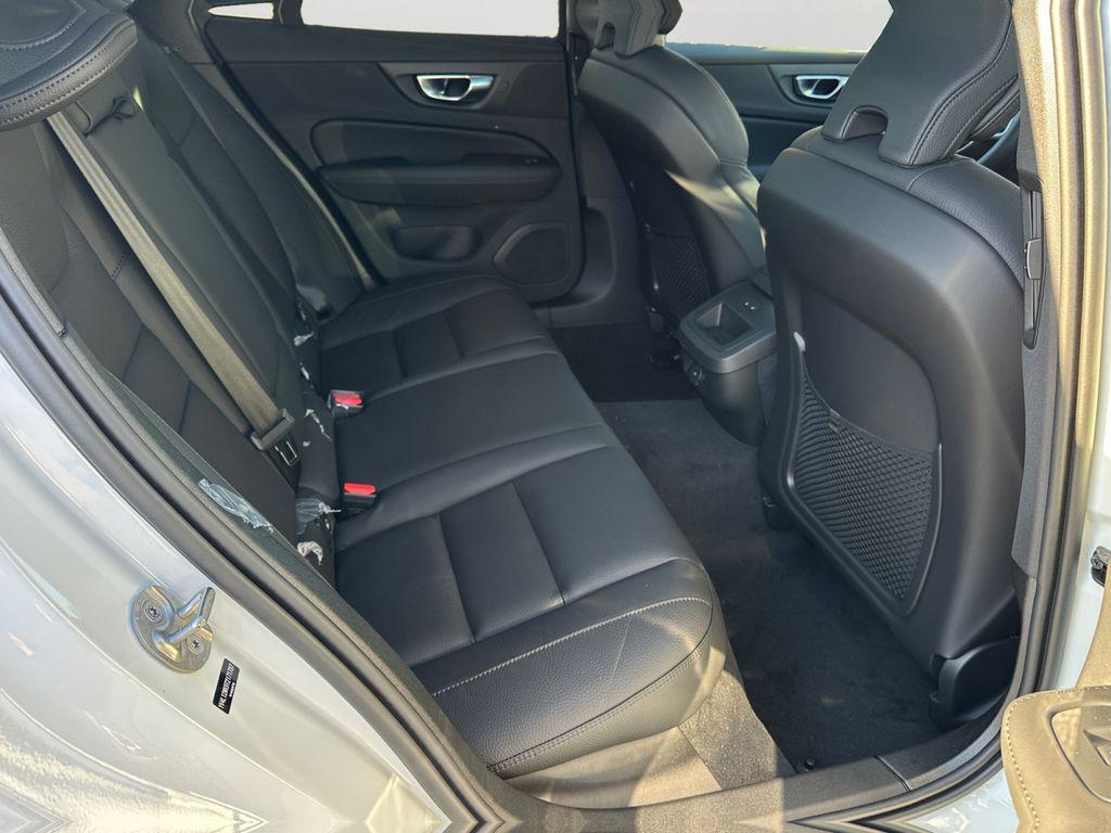 2026 Volvo V60 CROSS COUNTRY PLUS, B5 AWD GAS (MILD HYBRID) 照片 7
