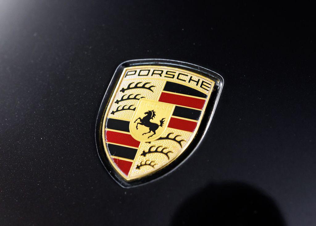 صورة 44 لـ 2021 Porsche 911 TURBO S CABRIOLET