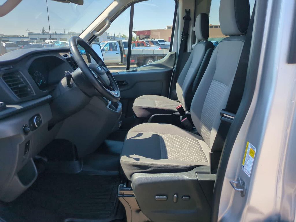 صورة 15 لـ 2025 FORD TRANSIT-350 XLT