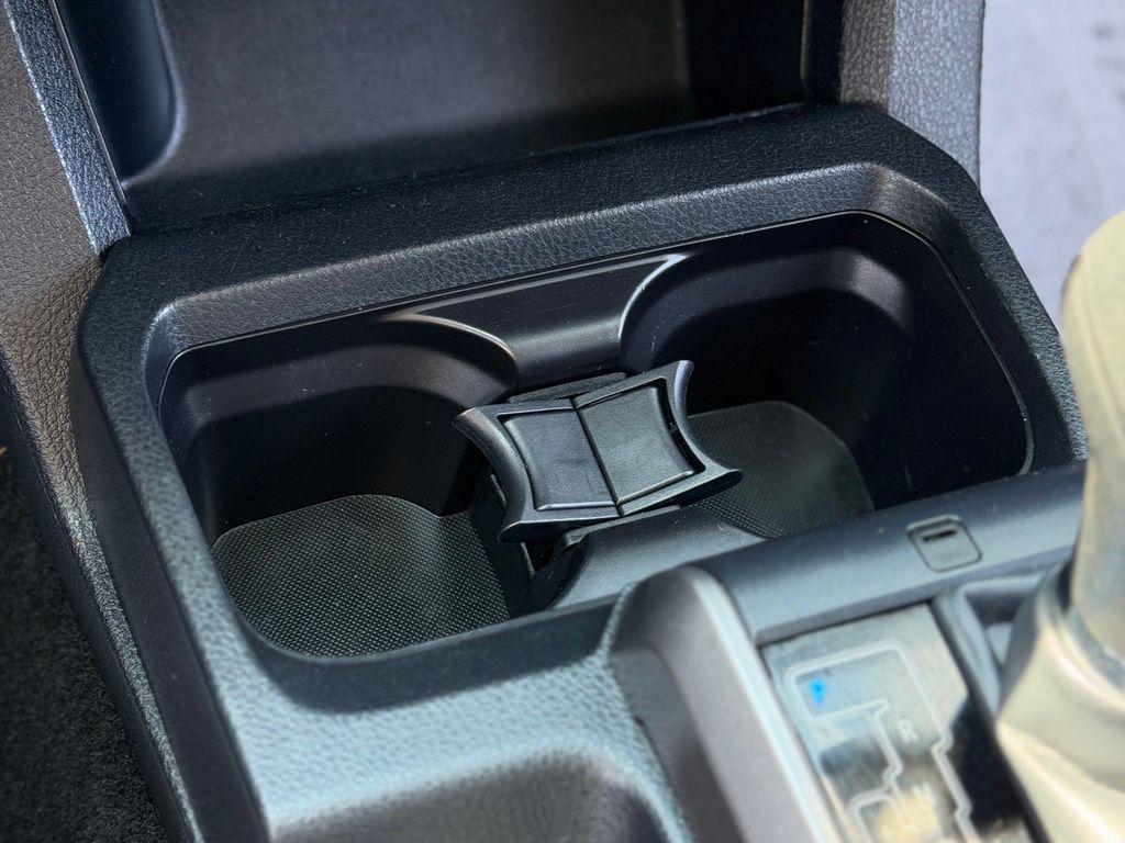 صورة مصغرة 18 لـ 2023 Toyota TACOMA SR5