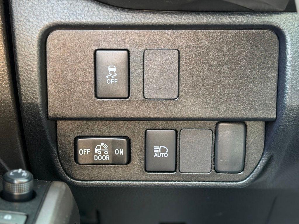 صورة مصغرة 22 لـ 2023 Toyota TACOMA SR5
