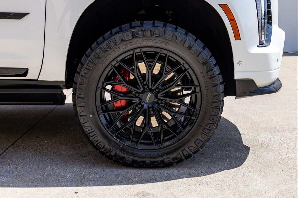 2025 Cadillac ESCALADE V-SERIES — миниатюра 11