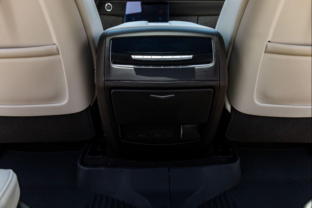 2025 Cadillac ESCALADE V-SERIES — миниатюра 34