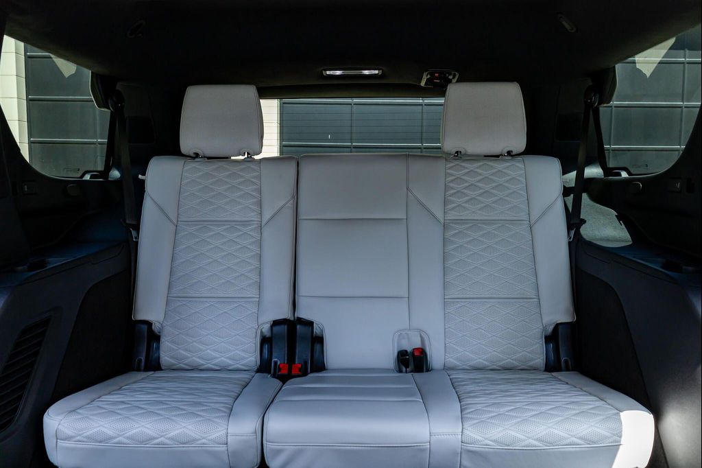 2025 Cadillac ESCALADE V-SERIES — миниатюра 38