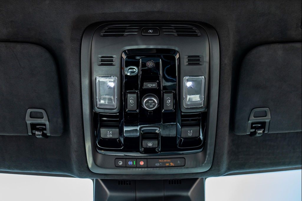 2025 Cadillac ESCALADE V-SERIES — миниатюра 28