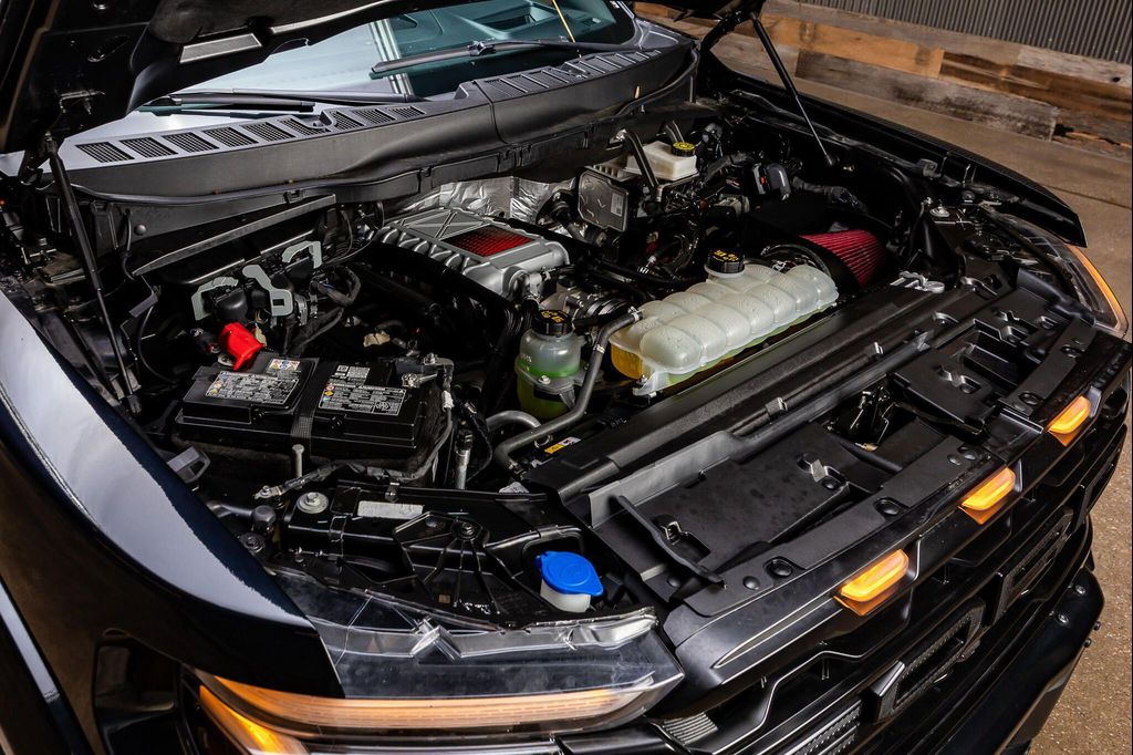 صورة مصغرة 43 لـ 2025 FORD F-150 RAPTOR