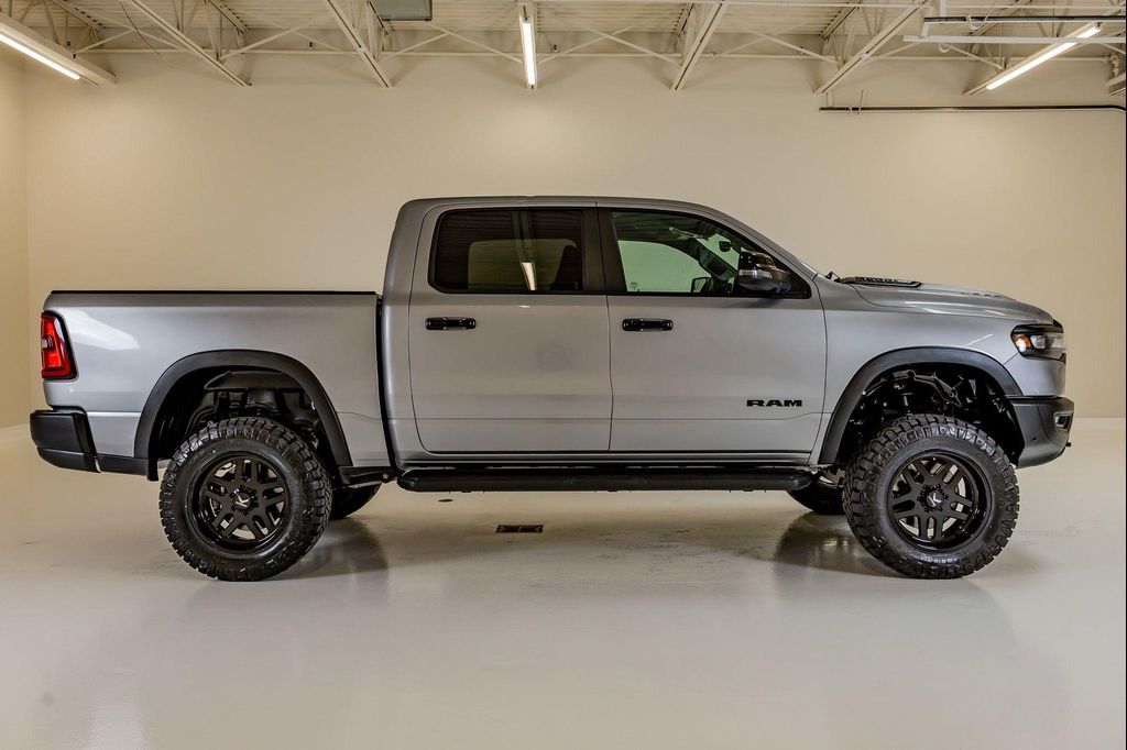 2025 RAM 1500 REBEL — фото 10