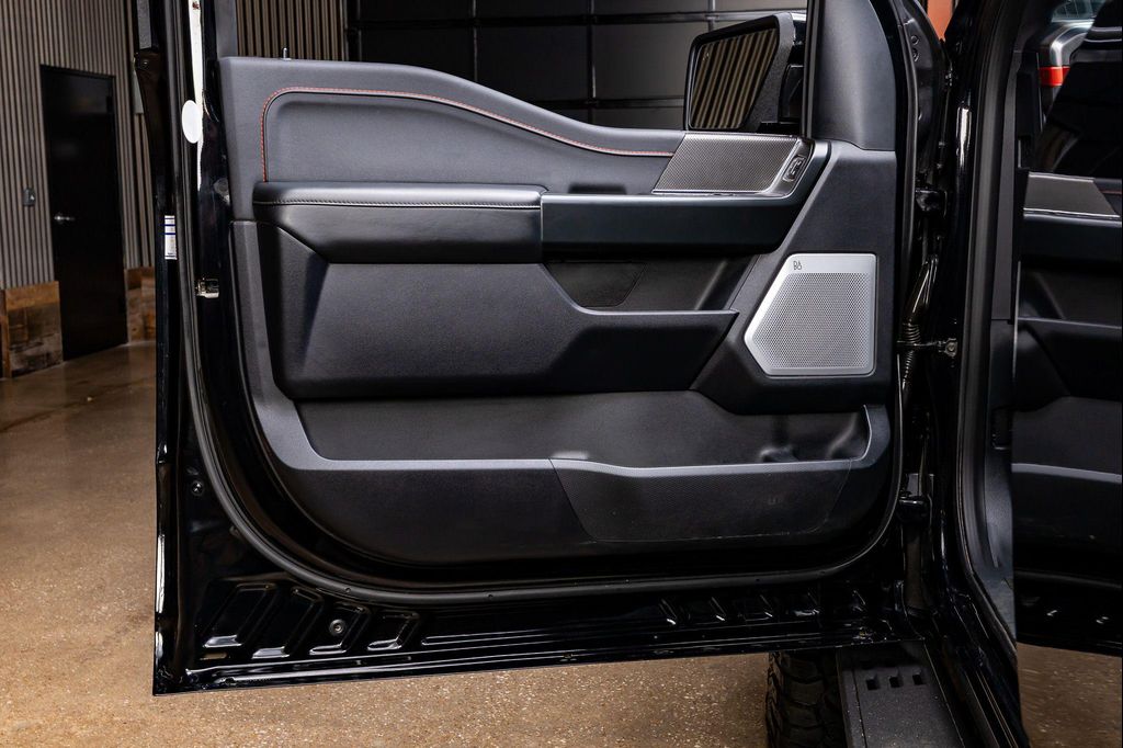 صورة مصغرة 37 لـ 2025 FORD F-150 RAPTOR