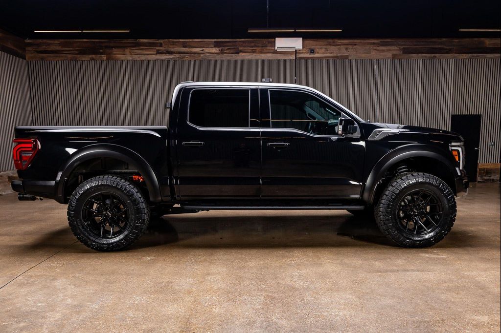 صورة 9 لـ 2025 FORD F-150 RAPTOR