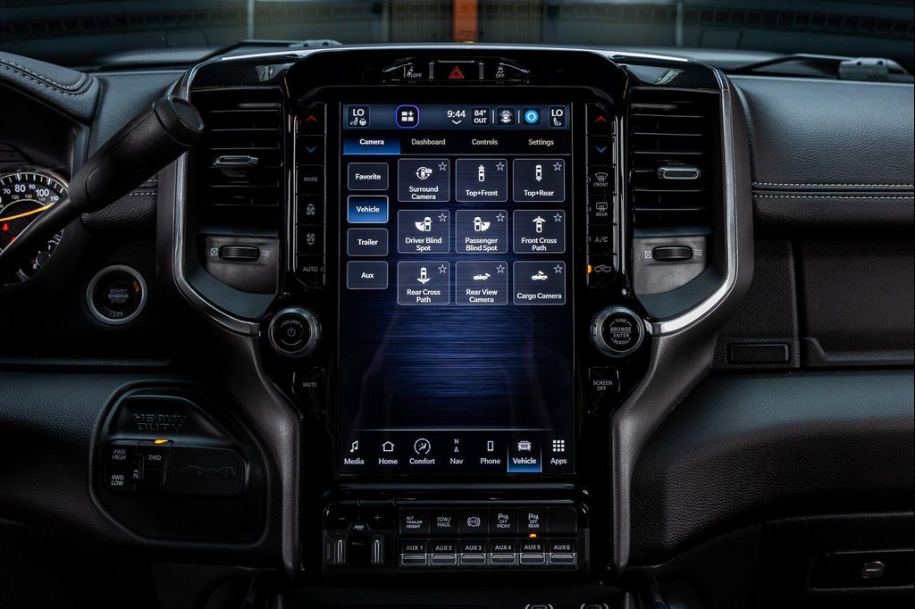 صورة مصغرة 25 لـ 2023 RAM 3500 LARAMIE MEGA CAB 4X4 6'4' BOX