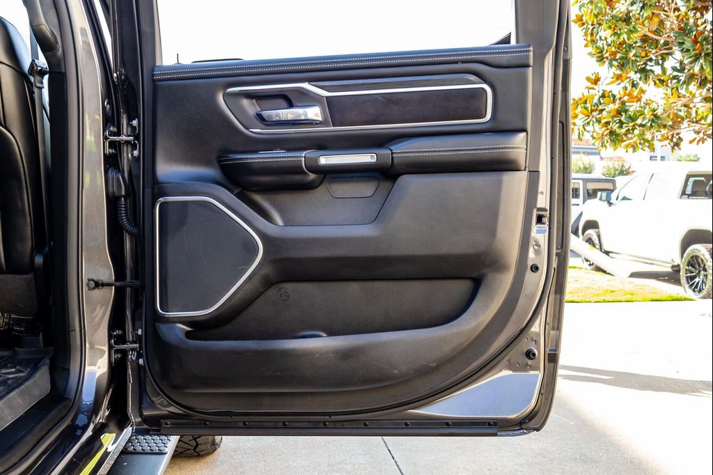 صورة مصغرة 39 لـ 2023 RAM 1500 LARAMIE