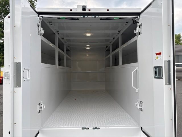 صورة 10 لـ 2026 FORD TRANSIT-350 BASE