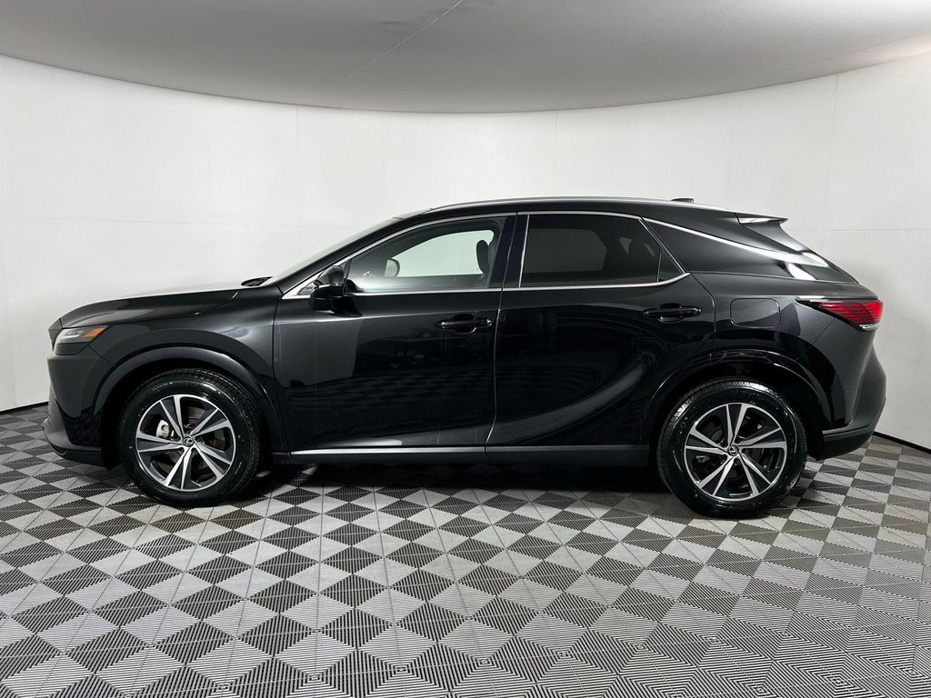 صورة 8 لـ 2023 Lexus RX 350 PREMIUM