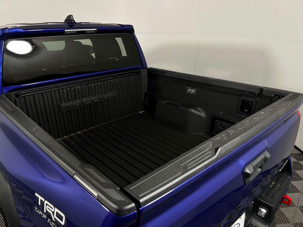 صورة مصغرة 24 لـ 2025 Toyota TACOMA HYBRID TRD OFF ROAD
