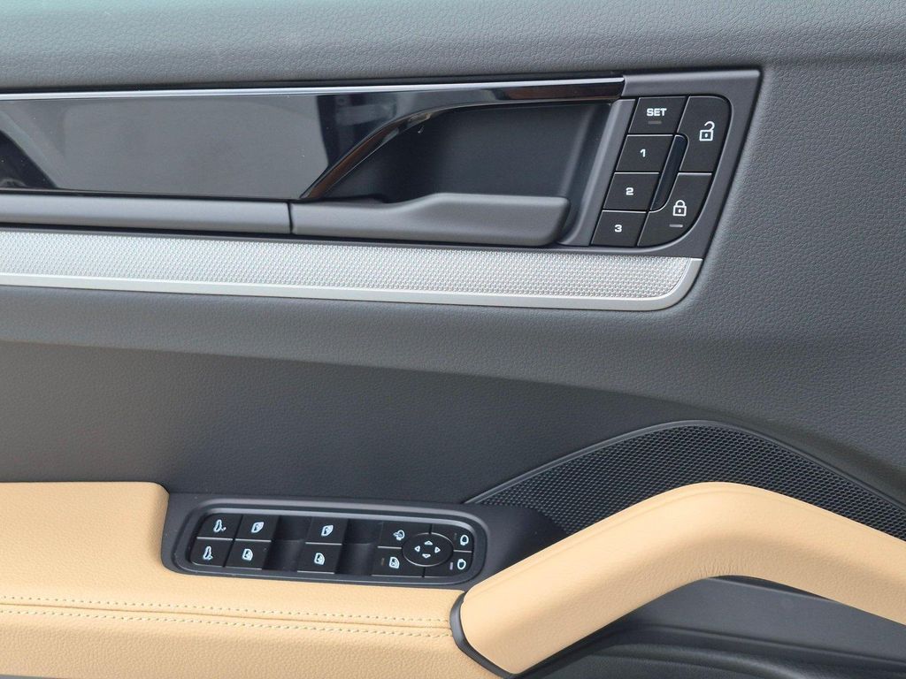 صورة مصغرة 15 لـ 2026 Porsche CAYENNE