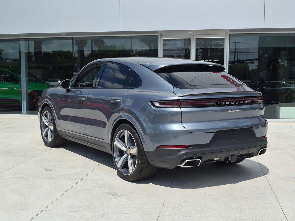 2026 Porsche CAYENNE 照片 3