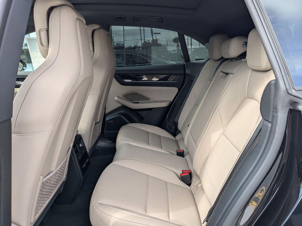 2025 Porsche MACAN MACAN ELECTRIC 4 thumbnail 22