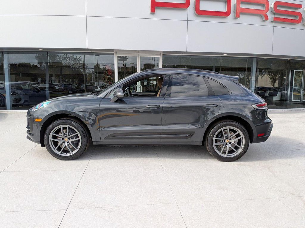 صورة 2 لـ 2026 Porsche MACAN