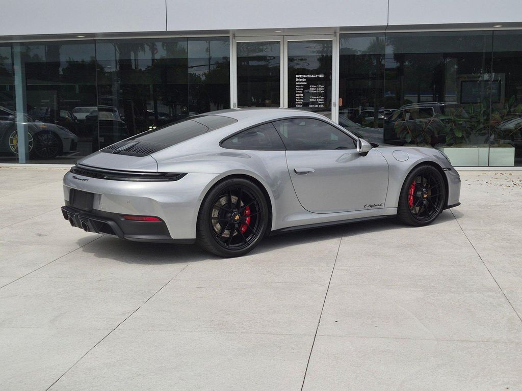 2026 Porsche 911 CARRERA GTS — миниатюра 9