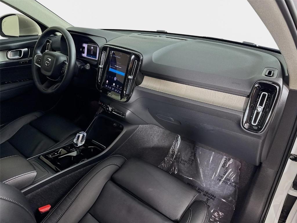 2024 Volvo XC40 B5 ULTIMATE BRIGHT THEME — миниатюра 32