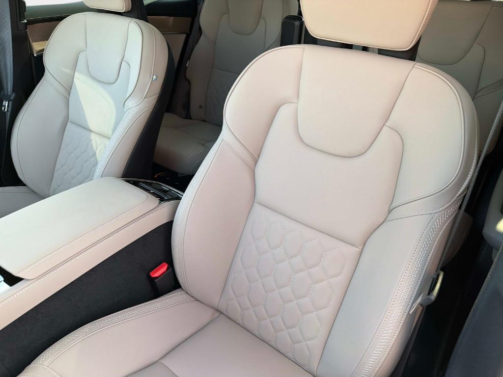 2026 Volvo XC90 B6 PLUS 6-SEATER — миниатюра 17