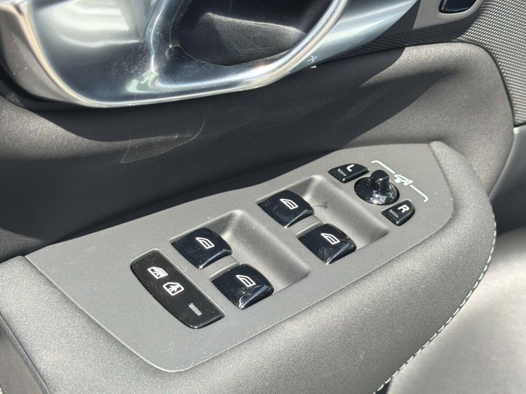 2026 Volvo XC90 B6 PLUS 6-SEATER 缩略图 16