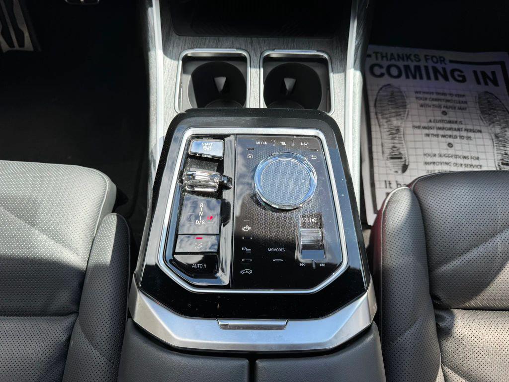 2023 BMW 740 I thumbnail 29