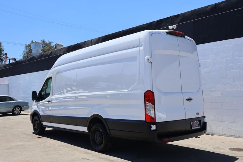 صورة 10 لـ 2022 FORD TRANSIT-250 BASE