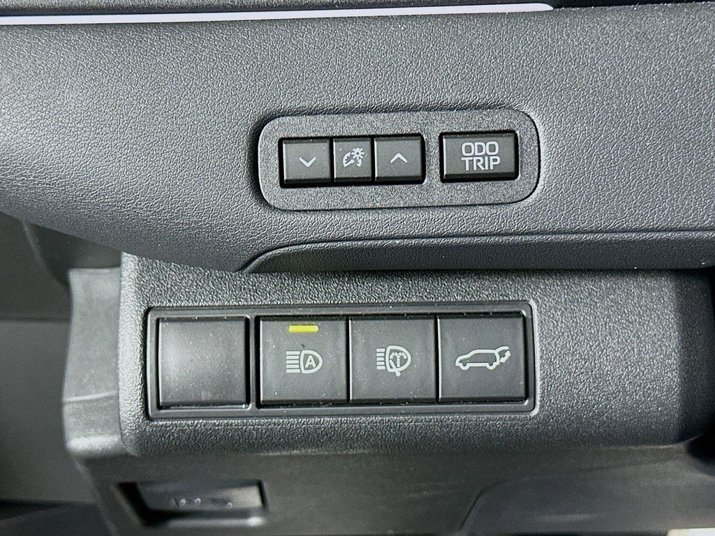 2026 Toyota BZ XLE PLUS — миниатюра 13