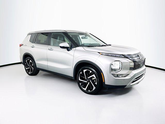 Used 2024 Mitsubishi Outlander SE