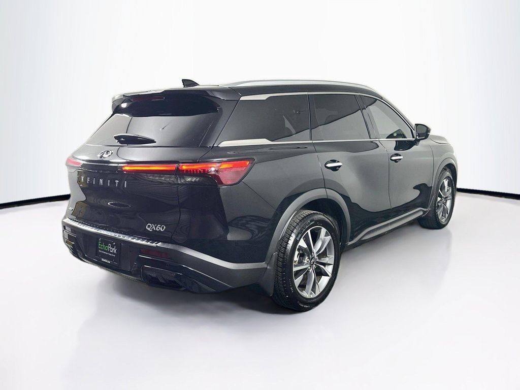 صورة 7 لـ 2023 Infiniti QX60 LUXE