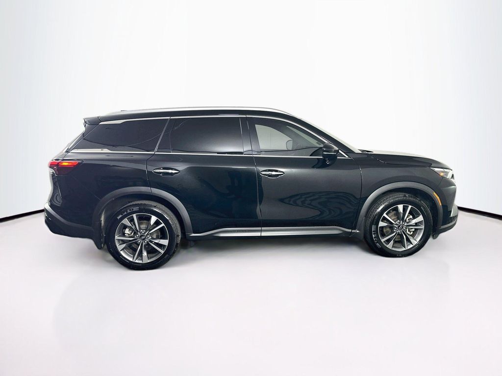 صورة 8 لـ 2023 Infiniti QX60 LUXE