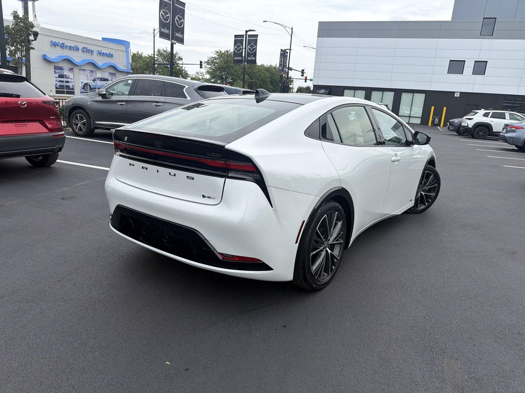 2023 Toyota PRIUS LIMITED — фото 5