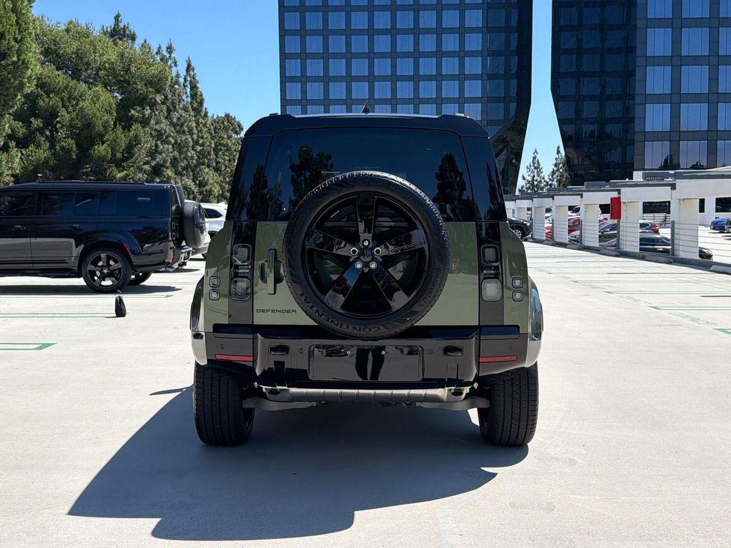 صورة 10 لـ 2026 LAND Rover DEFENDER P400 X-DYNAMIC SE