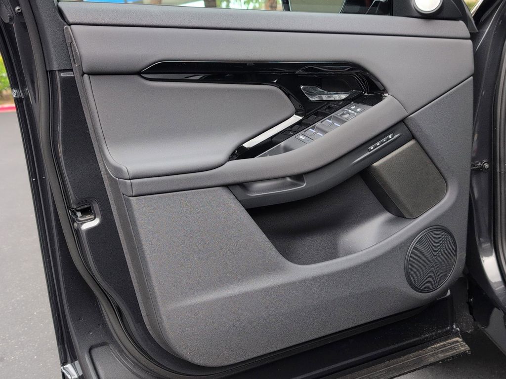 صورة مصغرة 14 لـ 2026 LAND Rover RANGE ROVER EVOQUE DYNAMIC SE