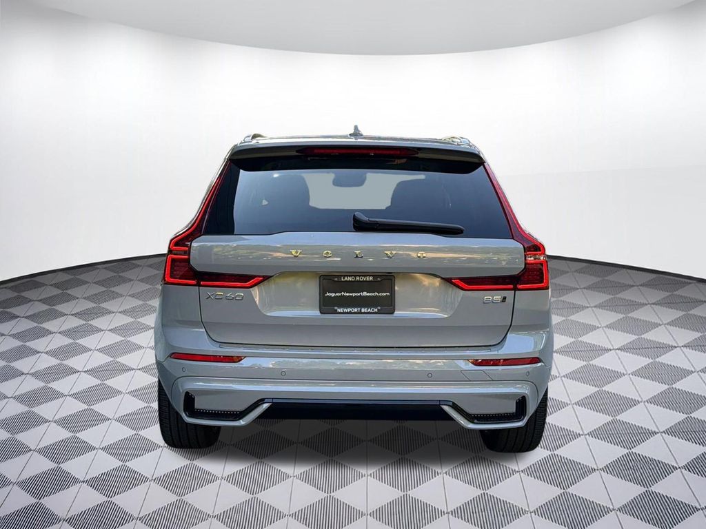 2026 Volvo XC60 B5 ULTRA — фото 10