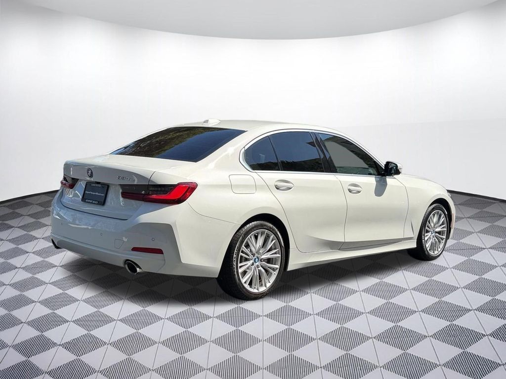 2024 BMW 330E 照片 9