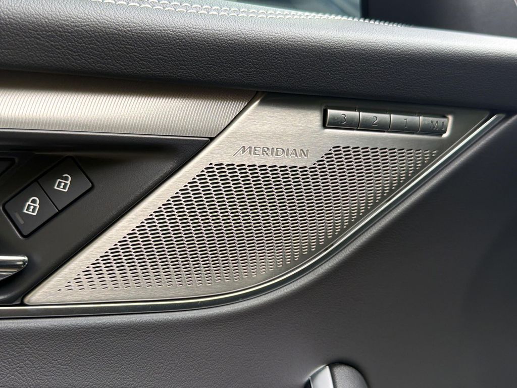 2026 Jaguar F-PACE R-DYNAMIC S P250 AWD AUTOMATIC — миниатюра 27