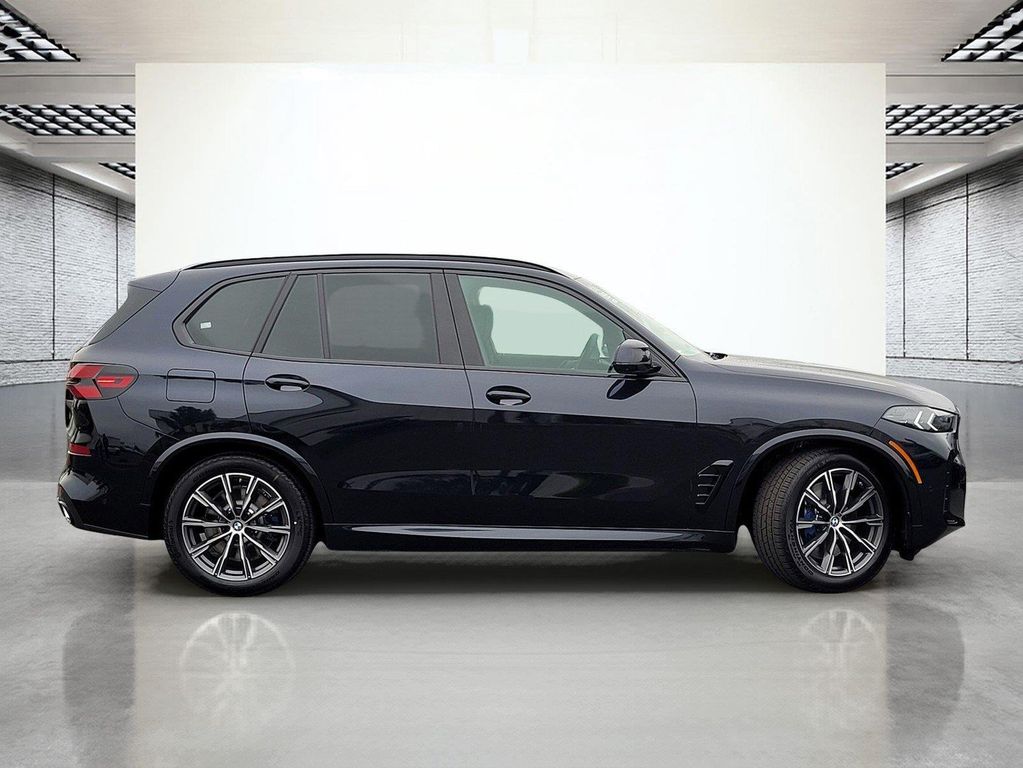 صورة 4 لـ 2026 BMW X5 PHEV XDRIVE50E