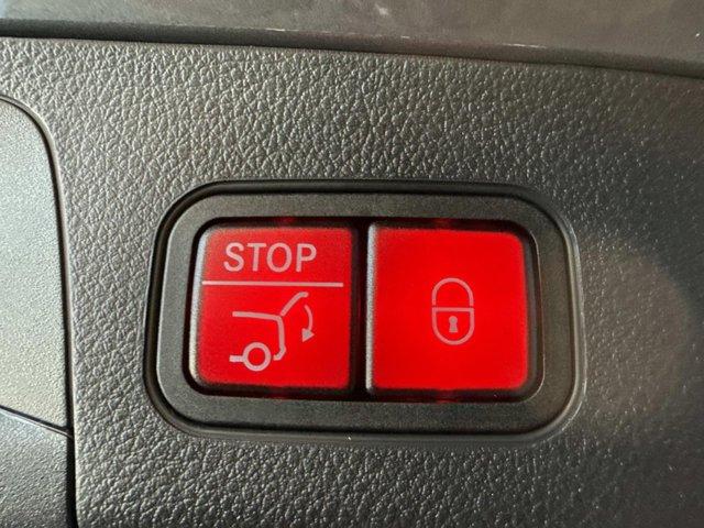 MERCEDES-BENZ GLA - 10